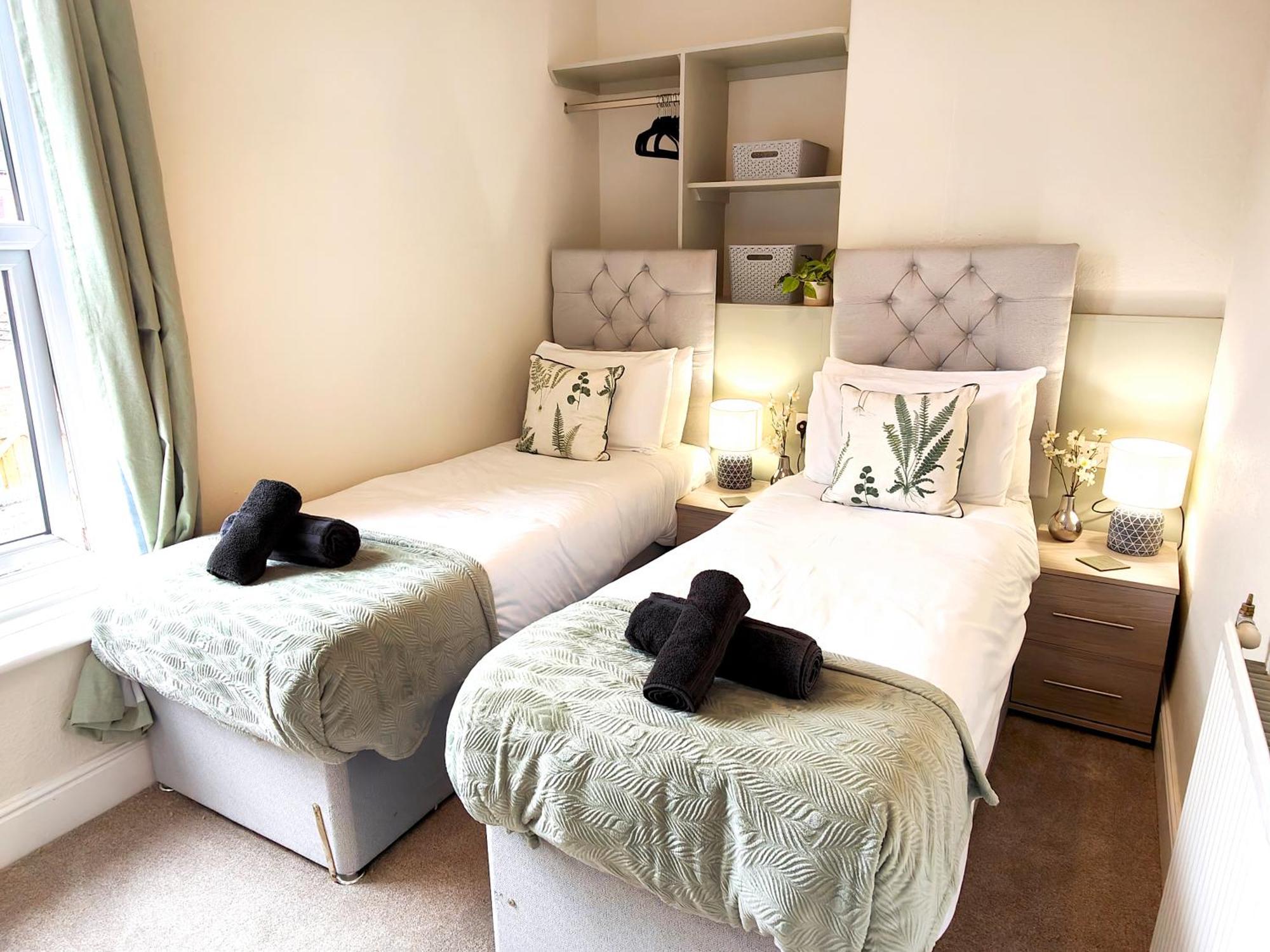 Douglas House, Near Hospital, Attractive And Comfy 2 Bedroom House With Enclosed Yard To Rear كارلايل المظهر الخارجي الصورة