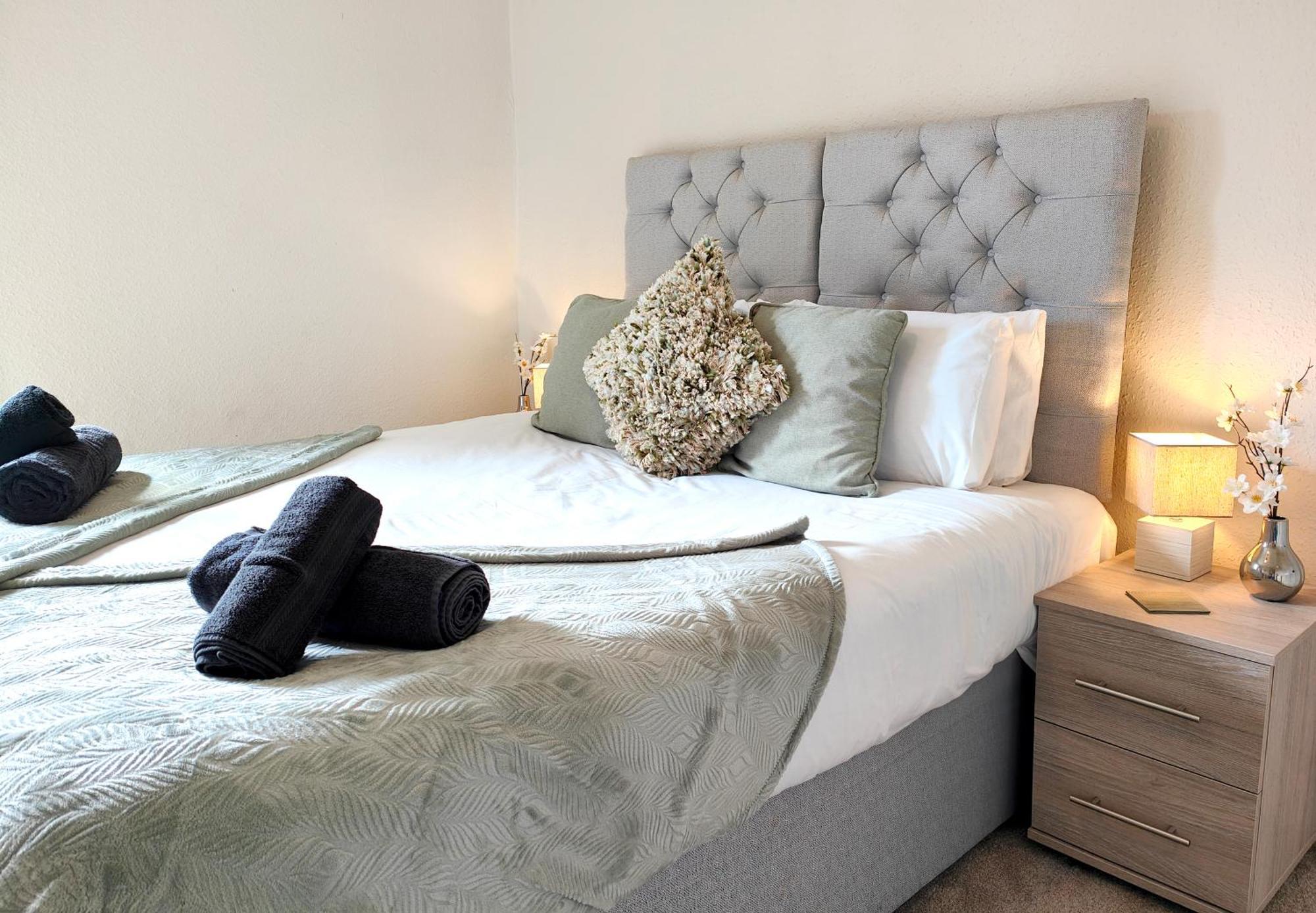Douglas House, Near Hospital, Attractive And Comfy 2 Bedroom House With Enclosed Yard To Rear كارلايل المظهر الخارجي الصورة