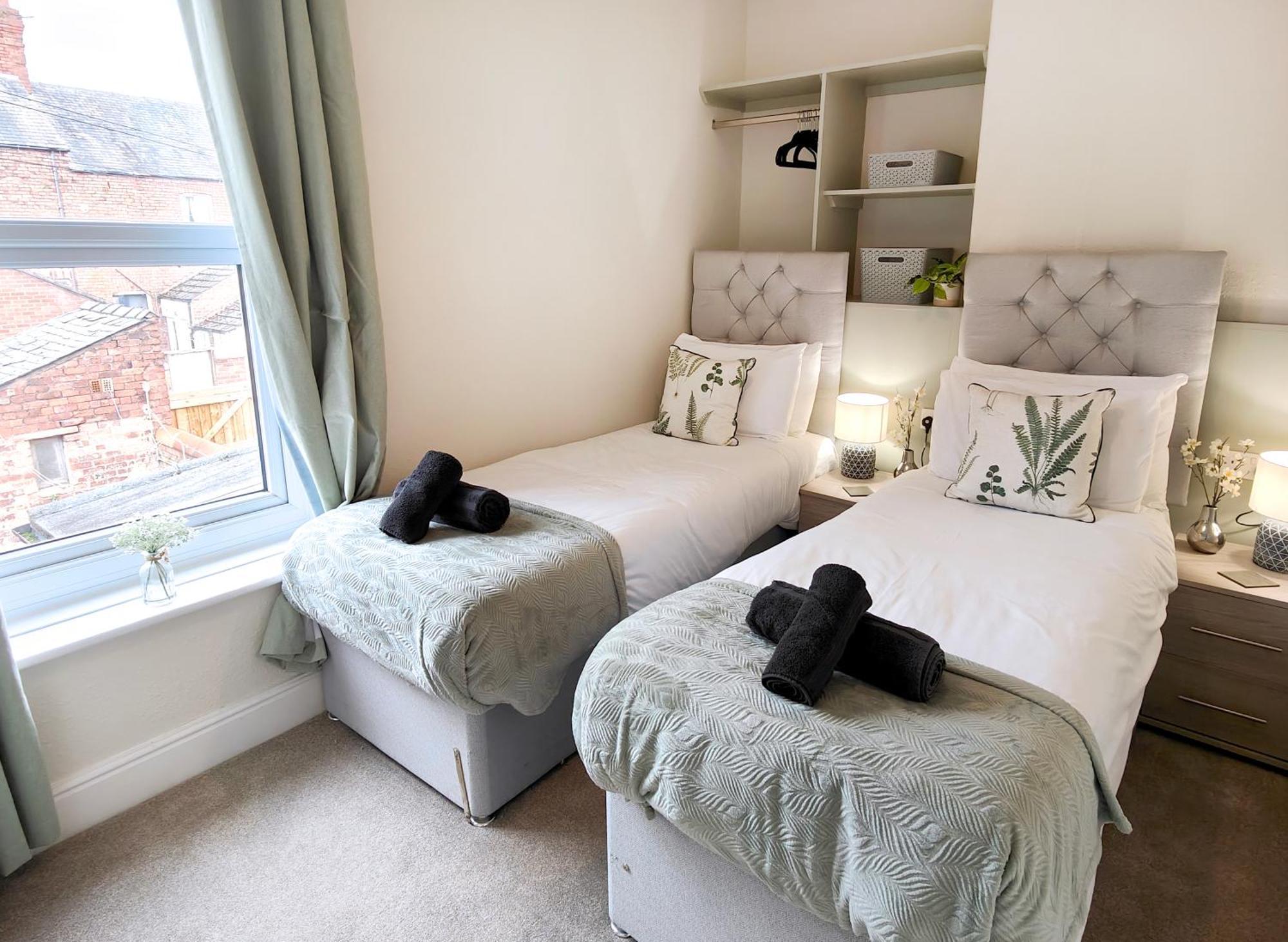 Douglas House, Near Hospital, Attractive And Comfy 2 Bedroom House With Enclosed Yard To Rear كارلايل المظهر الخارجي الصورة
